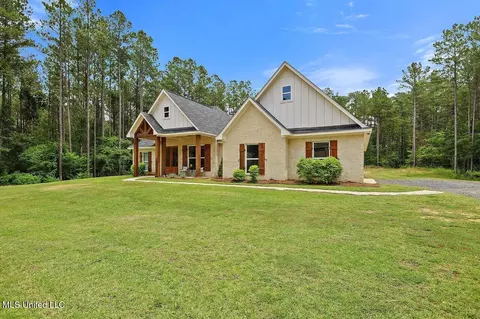 Exterior - 475 Saint Johns Rd, Braxton, MS 39044 photo 3 of 8