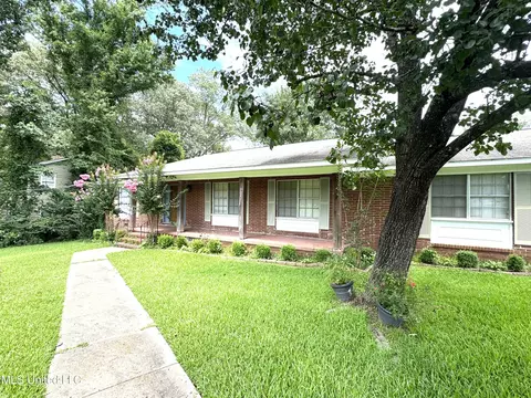 225 Hannah Dr, Clinton, MS 39056 photo 1