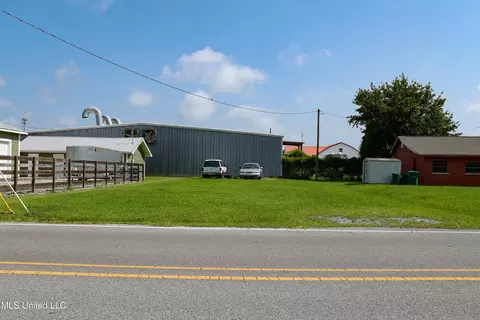 Live Oak Avenue, Pascagoula, MS 39567