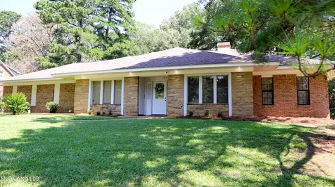 142 Dorchester Ct, Brandon, MS 39047