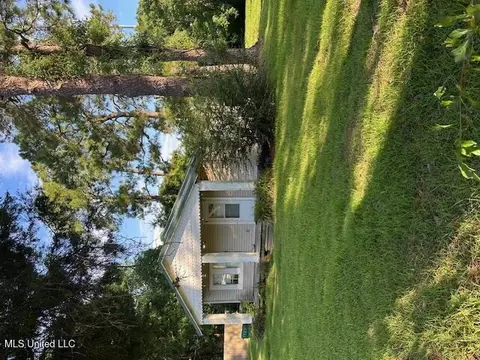 15917 Van Eaton Cir, Biloxi, MS 39532