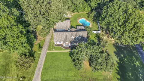 4575 Jonathan Dr, Horn Lake, MS 38637