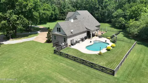 1480 Southern Ridge Trl, Olive Branch, MS 38654