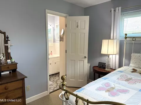 Bedroom - 4 Sun Ct, Natchez, MS 39120 photo 5 of 5