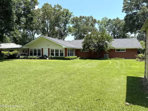 Exterior - 4 Sun Ct, Natchez, MS 39120 photo 10 of 15