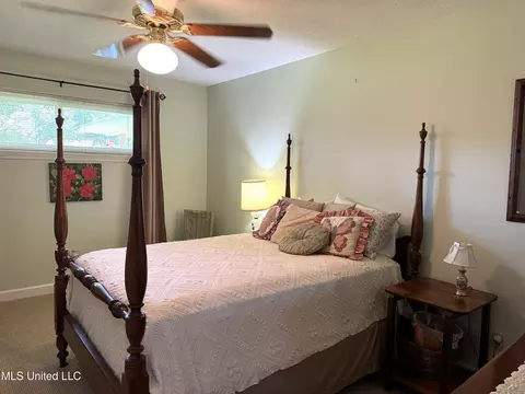 Bedroom - 4 Sun Ct, Natchez, MS 39120 photo 3 of 5
