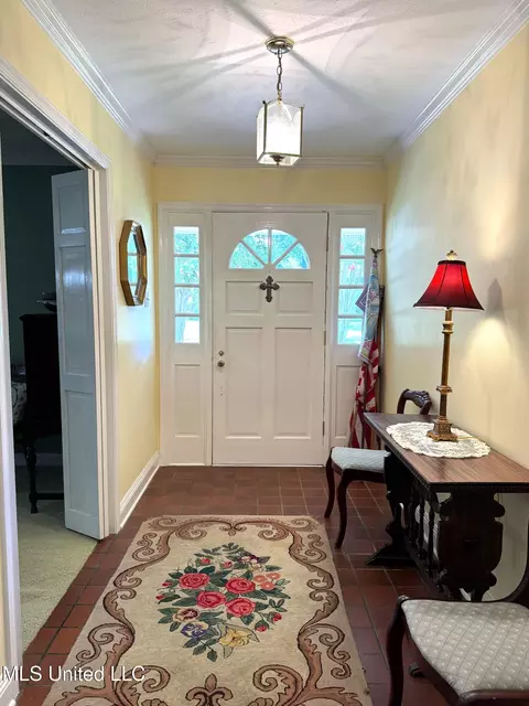 Entry Way - 4 Sun Ct, Natchez, MS 39120 photo 1 of 4