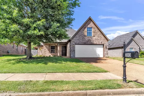 380 N Vaiden Ridge Dr, Hernando, MS 38632