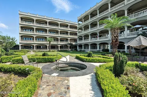 4640 W Beach Blvd #C5, Gulfport, MS 39501