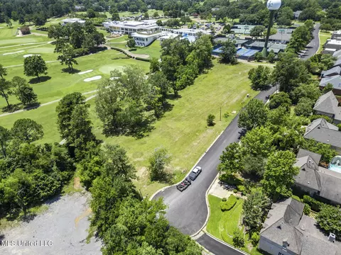 St Andrews Drive, Jackson, MS 39211 photo 9