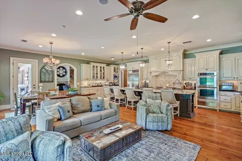 Kitchen - 715 Westerly Dr, Brandon, MS 39042 photo 8 of 8