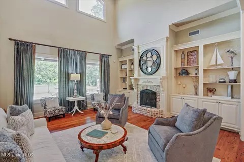 Living - 715 Westerly Dr, Brandon, MS 39042 photo 1 of 8