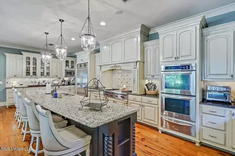 Kitchen - 715 Westerly Dr, Brandon, MS 39042 photo 4 of 8