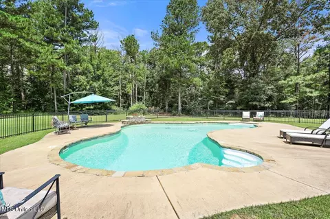 Exterior - 715 Westerly Dr, Brandon, MS 39042 photo 7 of 12
