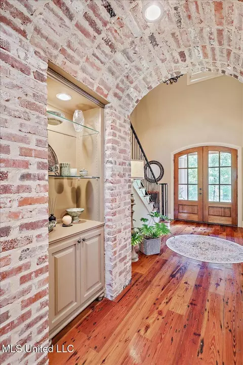Entry Way - 715 Westerly Dr, Brandon, MS 39042 photo 5 of 8