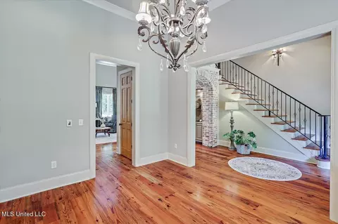 Entry Way - 715 Westerly Dr, Brandon, MS 39042 photo 6 of 8
