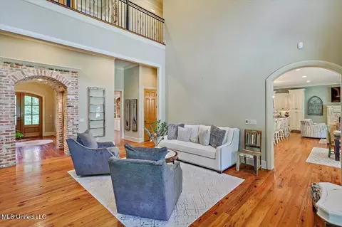 Living - 715 Westerly Dr, Brandon, MS 39042 photo 4 of 8