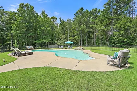 Exterior - 715 Westerly Dr, Brandon, MS 39042 photo 4 of 12