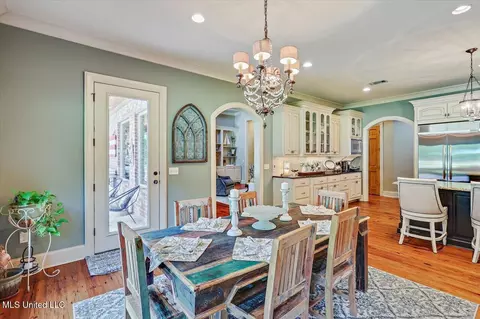Dining - 715 Westerly Dr, Brandon, MS 39042 photo 2 of 4
