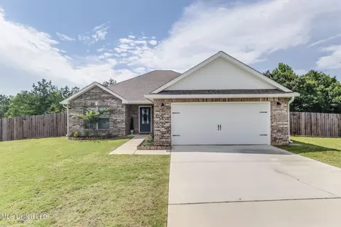 60 Summit View Dr, Perkinston, MS 39573