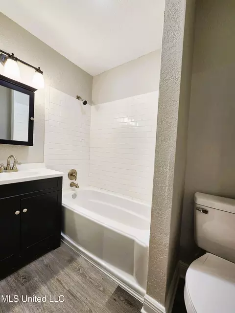 Bath - 4317 Knowles Ave, Moss Point, MS 39562 photo 1 of 2