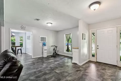 Entry Way - 320 Mcsween Rd, Picayune, MS 39466 photo 1 of 1