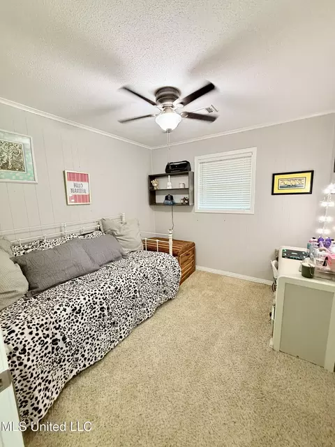Bedroom - 722 Cherokee Ln, Grenada, MS 38901 photo 3 of 3