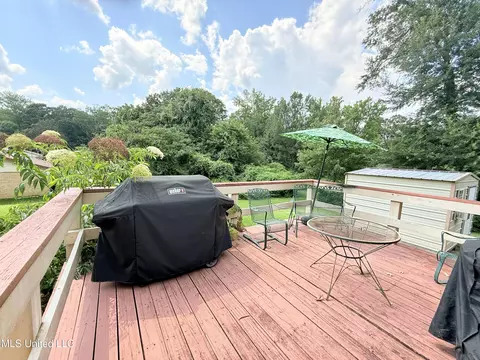 Exterior - 722 Cherokee Ln, Grenada, MS 38901 photo 6 of 10