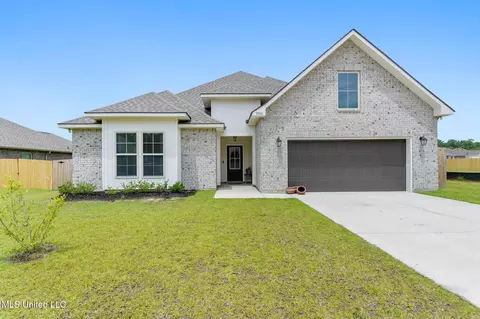 10166 Patrick Dr, Gulfport, MS 39503