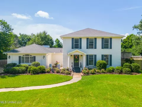 12 Greenbriar Dr, Gulfport, MS 39507