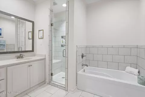 Bath - 1510 Douglass Dr, Jackson, MS 39211 photo 2 of 5