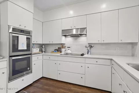 Kitchen - 1510 Douglass Dr, Jackson, MS 39211 photo 3 of 4