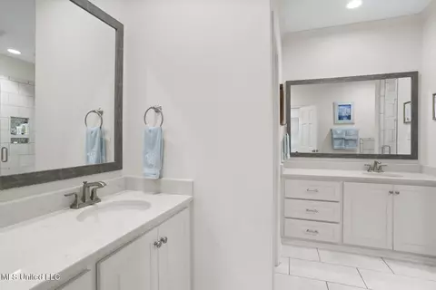 Bath - 1510 Douglass Dr, Jackson, MS 39211 photo 1 of 5