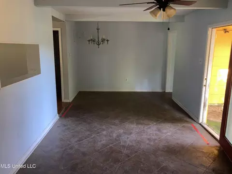Living - 1002 Autumn St, Jackson, MS 39212 photo 2 of 2