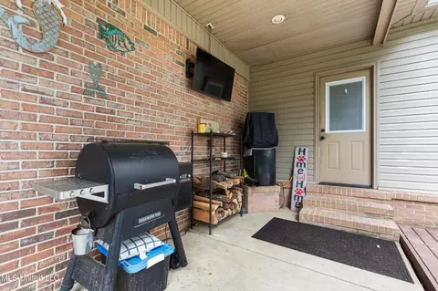Exterior - 1274 Baker Road Rd, Batesville, MS 38606 photo 3 of 6