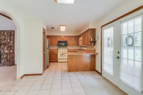 Kitchen - 8825 Michael Dr, Moss Point, MS 39562 photo 3 of 3