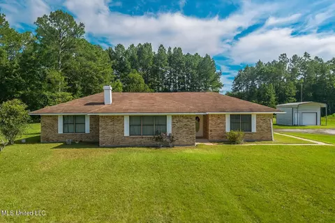 8825 Michael Dr, Moss Point, MS 39562