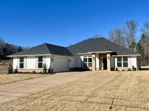 224 Farley Rd, Byhalia, MS 38611