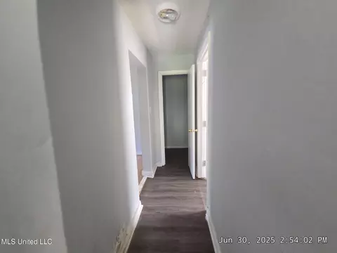 Entry Way - 2728 Utah St, Jackson, MS 39213 photo 1 of 1
