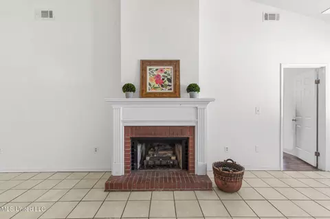Living - 5072 Harling Pl, Jackson, MS 39211 photo 3 of 3