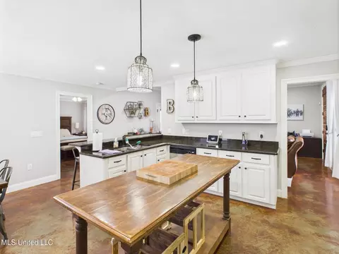 Kitchen - 107 Millhouse Dr, Madison, MS 39110 photo 3 of 5
