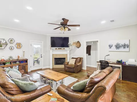 Living - 107 Millhouse Dr, Madison, MS 39110 photo 1 of 3