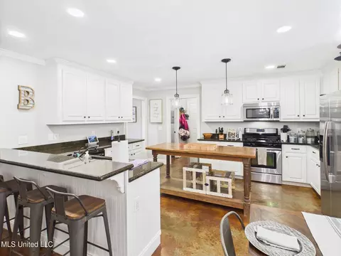 Kitchen - 107 Millhouse Dr, Madison, MS 39110 photo 5 of 5