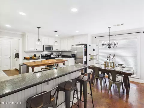 Kitchen - 107 Millhouse Dr, Madison, MS 39110 photo 1 of 5