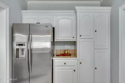 Kitchen - 430 Stoneybrook Dr, Brandon, MS 39042 photo 5 of 7