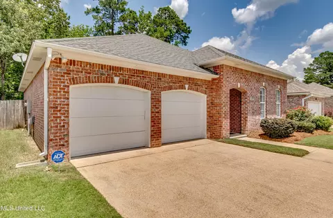 Exterior - 430 Stoneybrook Dr, Brandon, MS 39042 photo 3 of 8