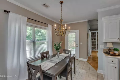 Dining - 430 Stoneybrook Dr, Brandon, MS 39042 photo 1 of 3