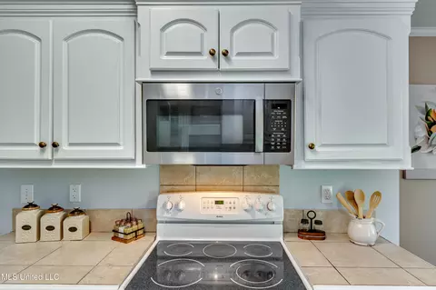 Kitchen - 430 Stoneybrook Dr, Brandon, MS 39042 photo 7 of 7