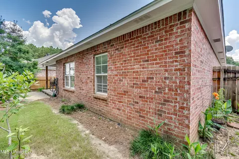 Exterior - 430 Stoneybrook Dr, Brandon, MS 39042 photo 4 of 8
