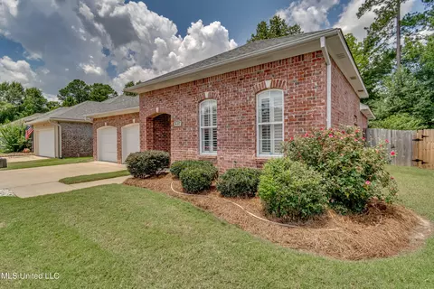 Exterior - 430 Stoneybrook Dr, Brandon, MS 39042 photo 2 of 8